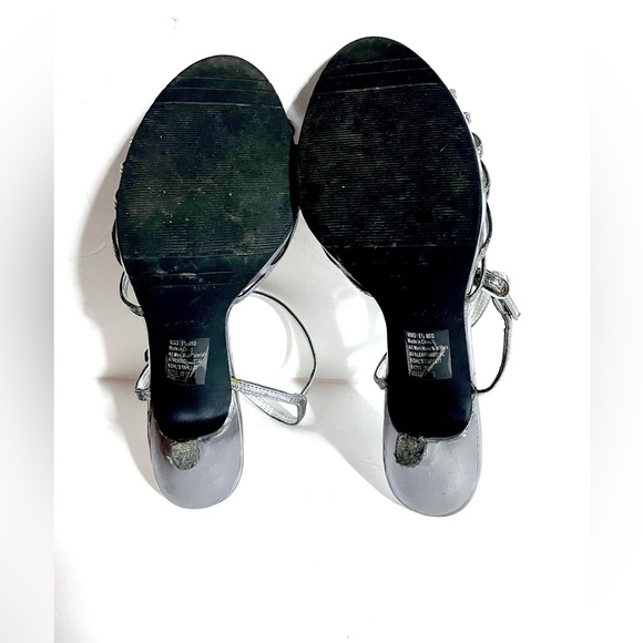 Gorgeous APT 9 platinum silver crystal rhinestone cocktail shoes 8.5 / 4” heel - Picture 5 of 6